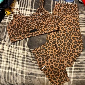 Nike cheetah set size M